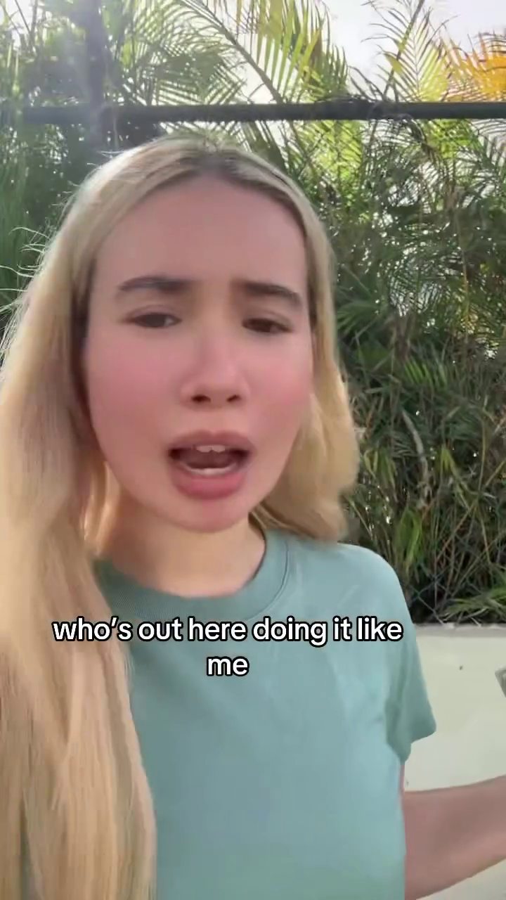 Lil Tay Youngest OnlyFans Millionaire Flaunts Cash (15)