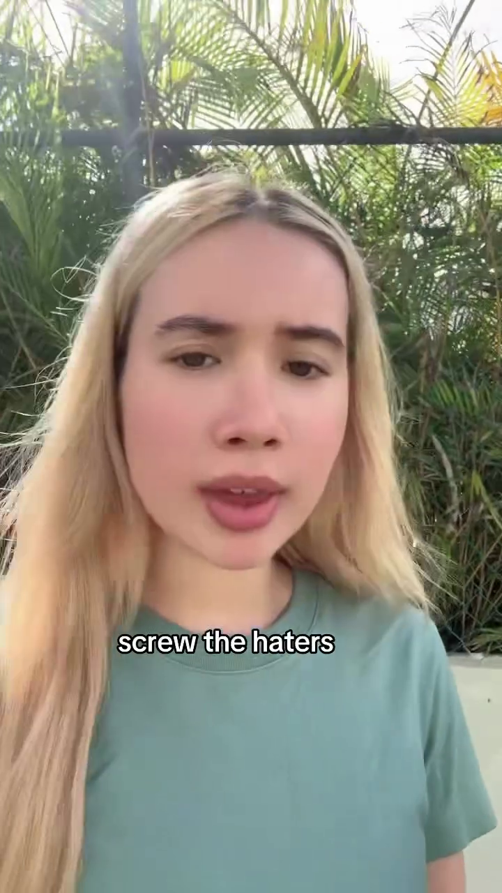 Lil Tay Youngest OnlyFans Millionaire Flaunts Cash (3)