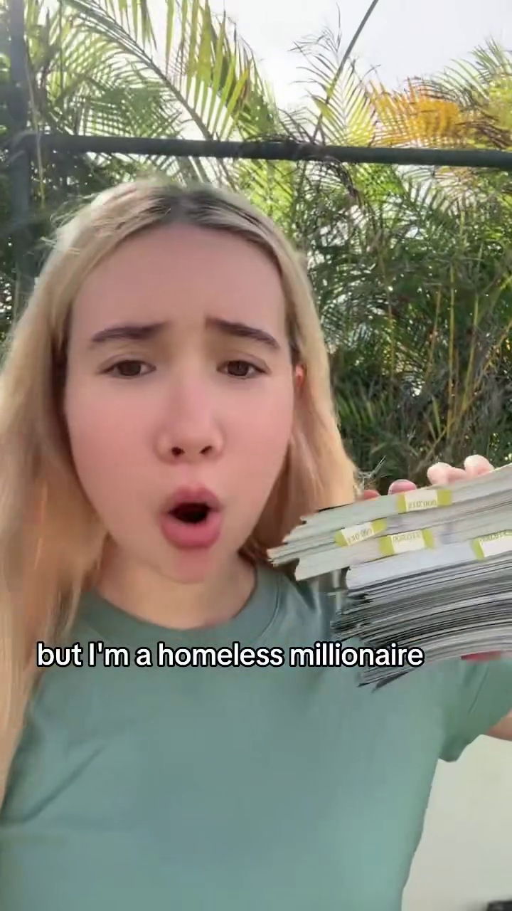 Lil Tay Youngest OnlyFans Millionaire Flaunts Cash (8)
