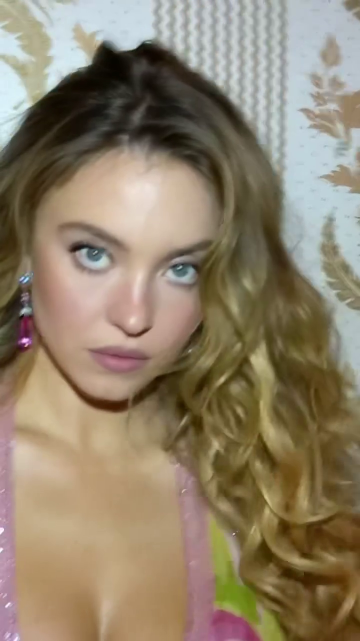 Sydney Sweeney Nudes Big Boobs (21)