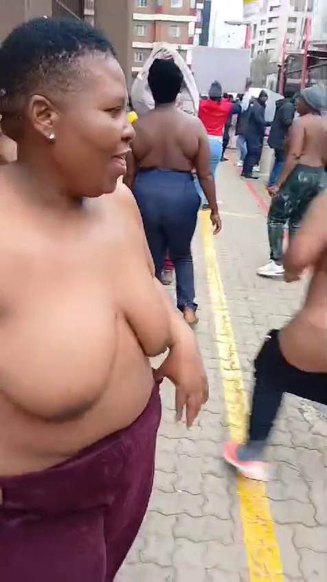 A Protesting SACSAAWU Woman Strips Naked Faunts Her Big Boobs in the Streets